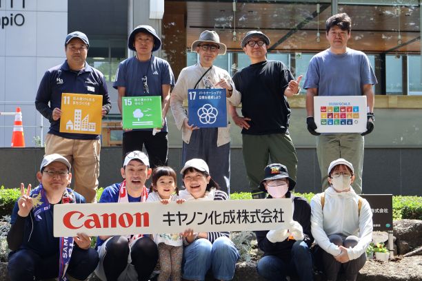 「つくばカピオ」前での集合写真