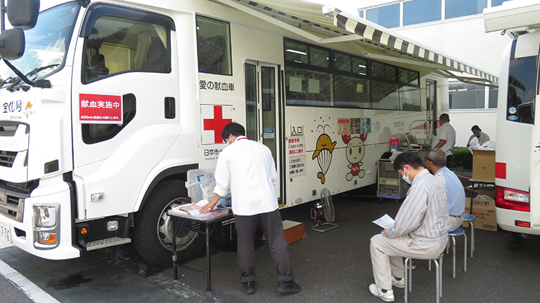 献血実施の様子（10月2日 岩間事業所）